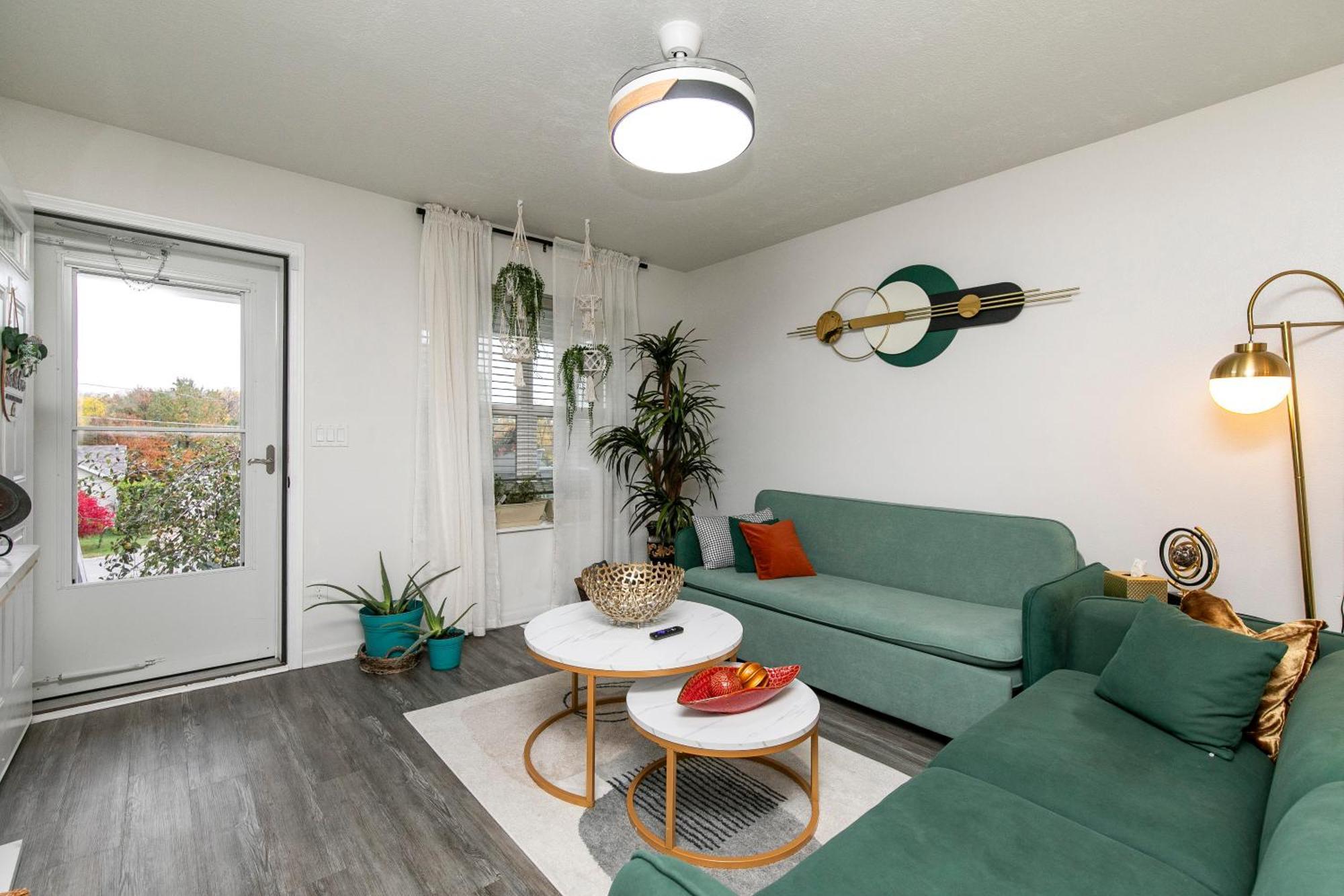 Family Friendly Home Close To Airport And Downtown Дес Мойнс Екстериор снимка