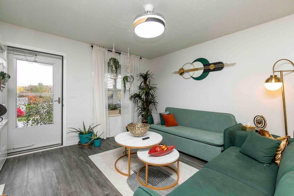 Family Friendly Home Close To Airport And Downtown Дес Мойнс Екстериор снимка