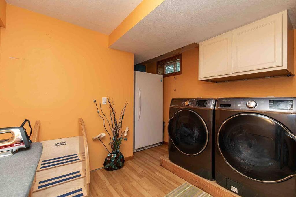 Family Friendly Home Close To Airport And Downtown Дес Мойнс Екстериор снимка